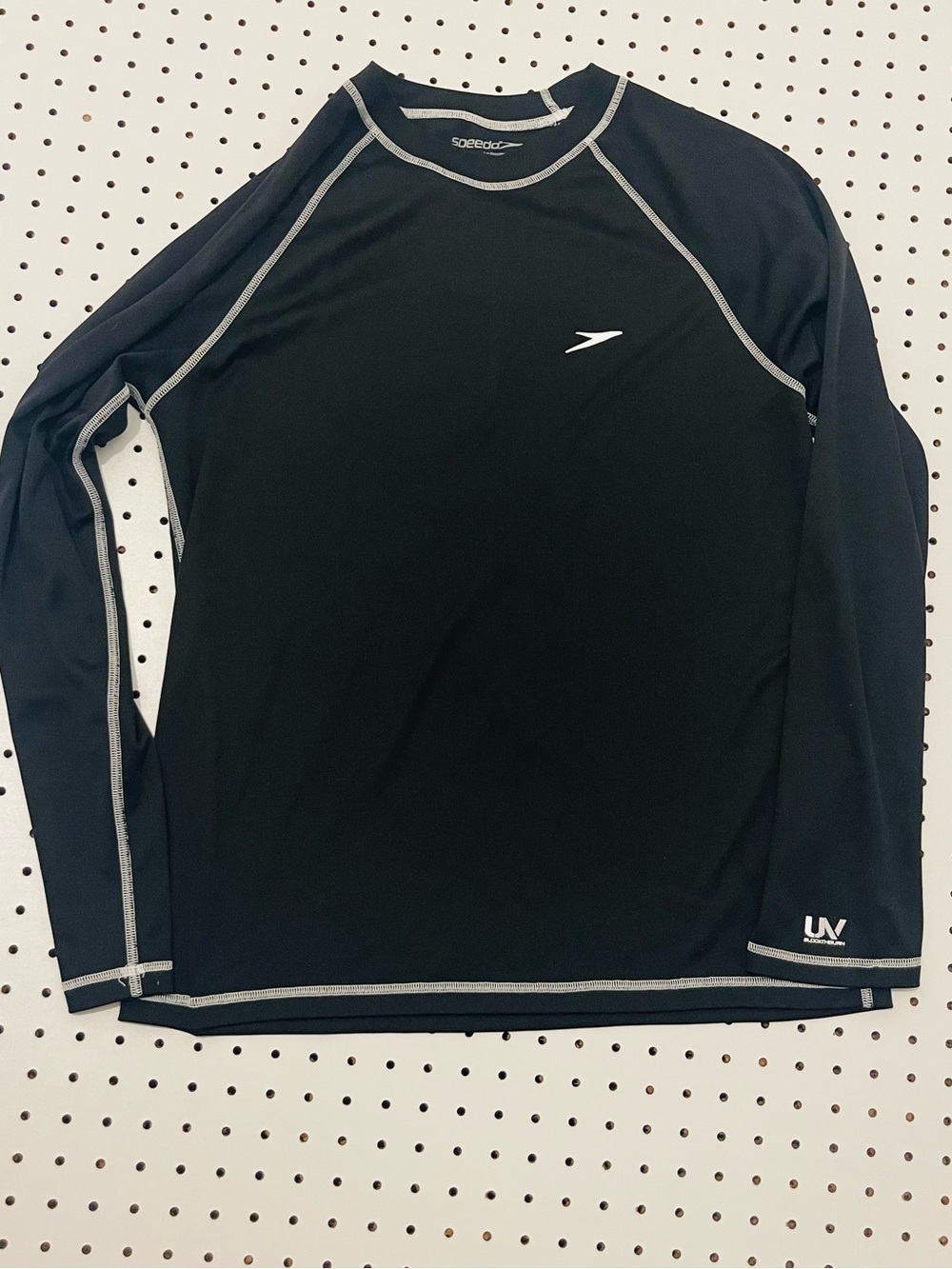 Speedo Men’s Black Long-Sleeve Swim Rash Guard with Gray Contrast Stitching